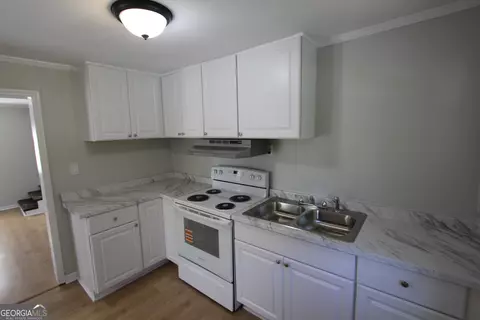Kitchen - 31 Reed Dr, Lagrange, GA 30240 photo 2 of 2
