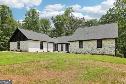 2725 Glendale Dr, Conyers, GA 30013