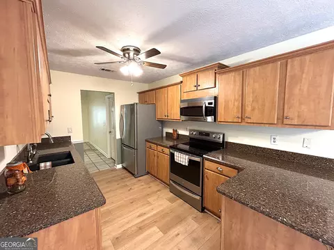Kitchen - 474 Newton Rd, Lagrange, GA 30240 photo 1 of 3