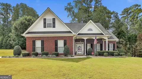 140 Biltmore Dr, Fayetteville, GA 30214