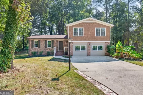1434 Shelly Cir, Lawrenceville, GA 30043