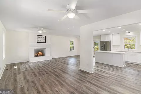 Living - 797 Babbs Mill Rd, Hampton, GA 30228 photo 1 of 3