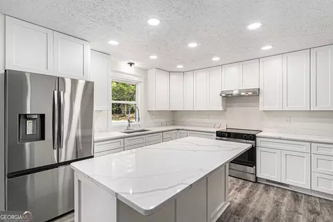 Kitchen - 797 Babbs Mill Rd, Hampton, GA 30228 photo 1 of 3
