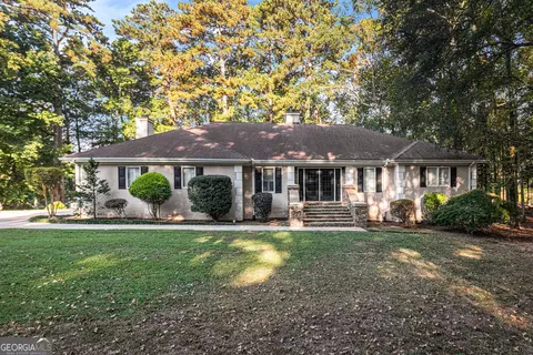 2185 Castle Lake Dr, Tyrone, GA 30290