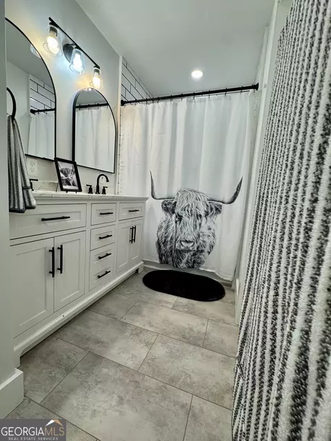 Bath - 215 Denham St, Thomaston, GA 30286 photo 1 of 4