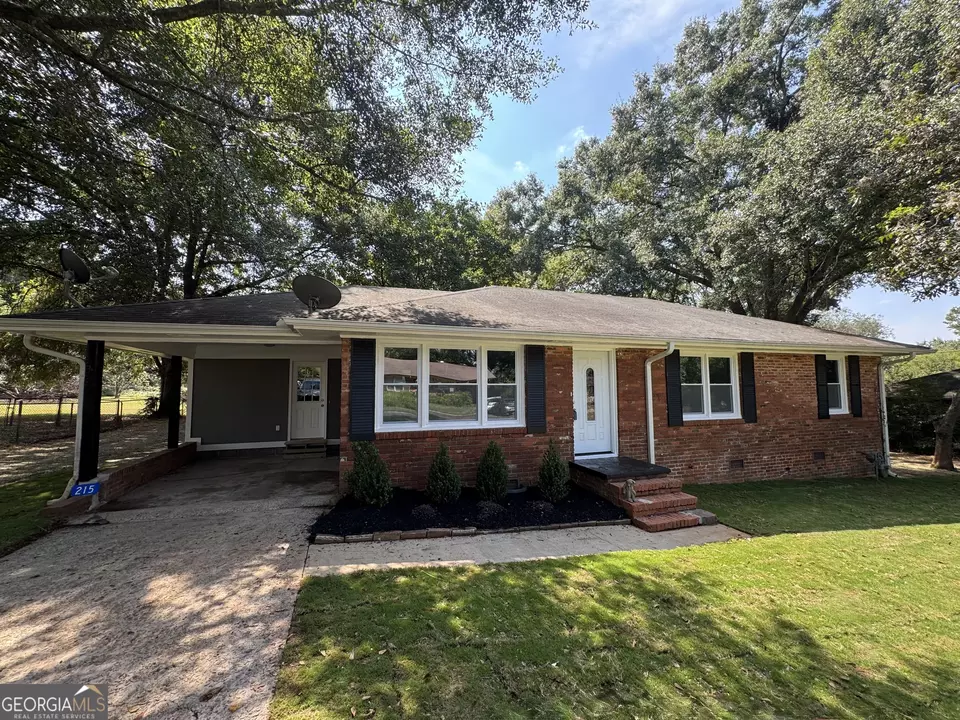Exterior - 215 Denham St, Thomaston, GA 30286 photo 1 of 10