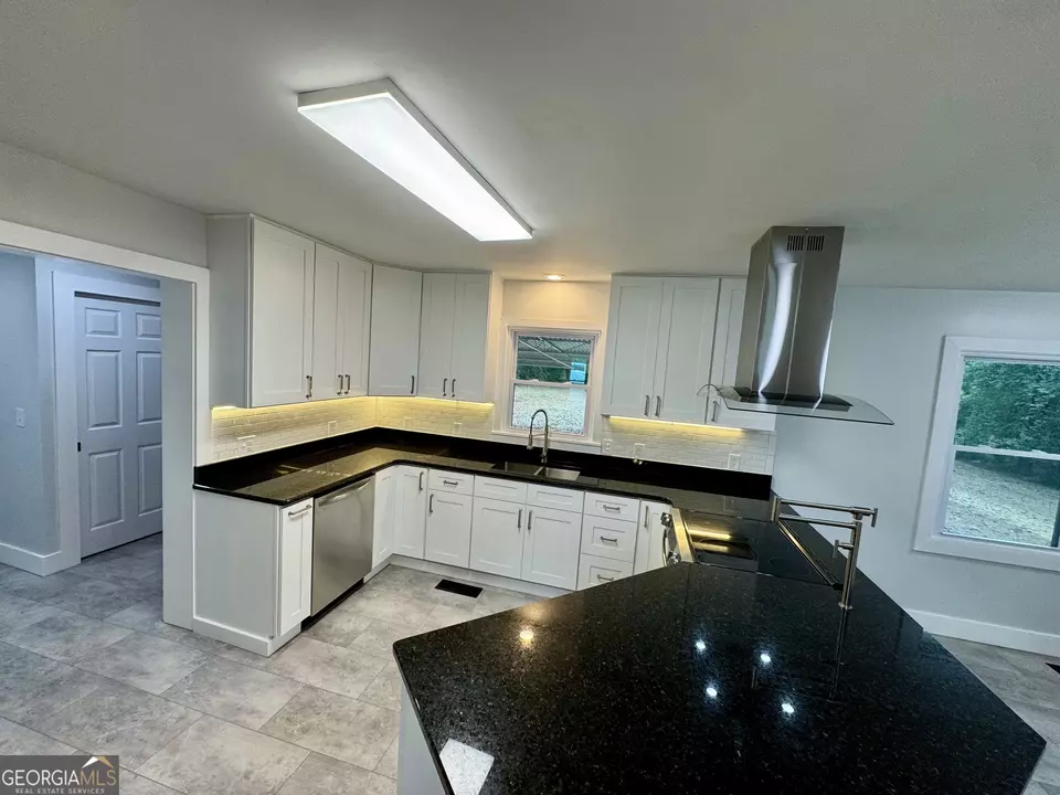 Kitchen - 215 Denham St, Thomaston, GA 30286 photo 3 of 5