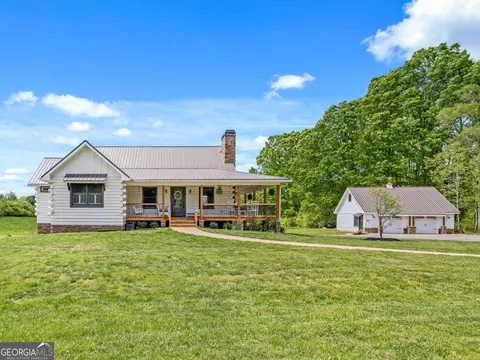 135 Mountain Ridge Dr, Clarkesville, GA 30523