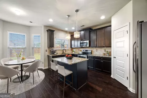 Kitchen - 6891 Dresden Dr, Rex, GA 30273 photo 2 of 2