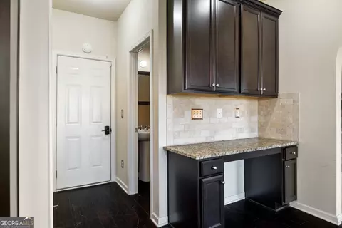 Entry Way - 6891 Dresden Dr, Rex, GA 30273 photo 2 of 3