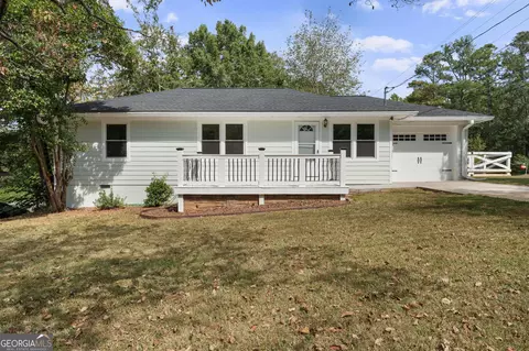 30 Elm Cir, Newnan, GA 30263