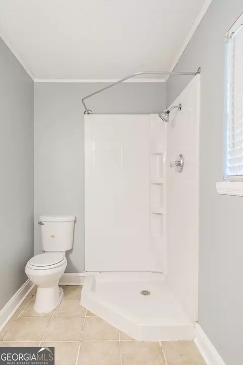 Bath - 810 Jackson St, Blackshear, GA 31516 photo 4 of 5
