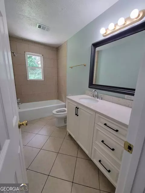 Bath - 4648 Pine Tree Cir #B, Buford, GA 30518 photo 1 of 1