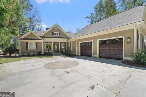 1120 Plantation Point Dr, Greensboro, GA 30642