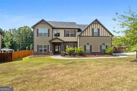 2748 Village Park Dr E, Ellenwood, GA 30294