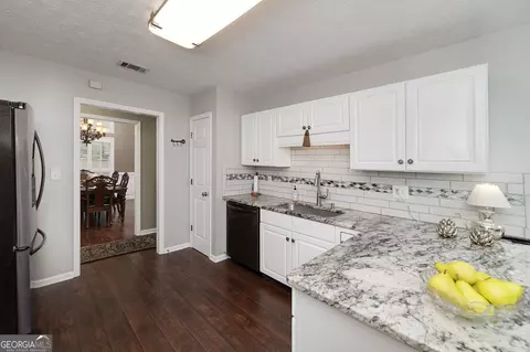 Kitchen - 102 Franklin Pl, Lagrange, GA 30240 photo 2 of 5