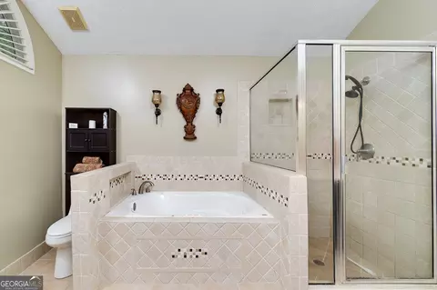 Bath - 102 Franklin Pl, Lagrange, GA 30240 photo 1 of 4