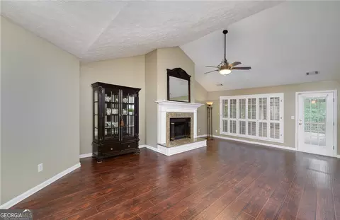 Living - 102 Franklin Pl, Lagrange, GA 30240 photo 2 of 4