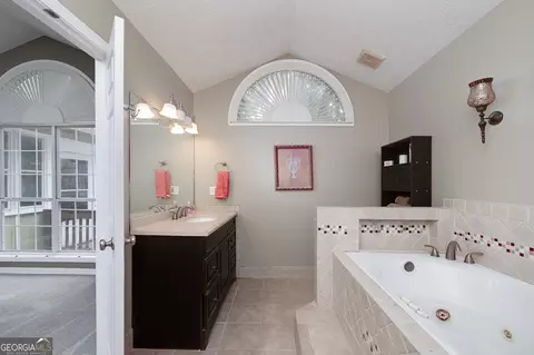 Bath - 102 Franklin Pl, Lagrange, GA 30240 photo 3 of 4