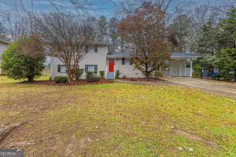 2761 Whisper Ct, Douglasville, GA 30135