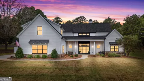 469 Ashley Glen Dr, Williamson, GA 30292