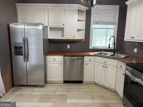 Kitchen - 246 Burrell St, Cornelia, GA 30531 photo 1 of 1