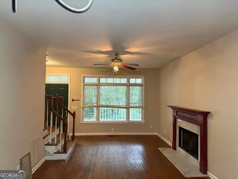 Living - 246 Burrell St, Cornelia, GA 30531 photo 2 of 3