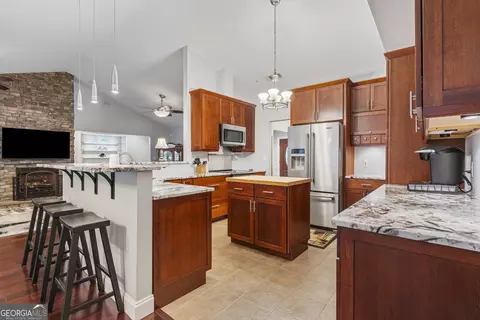 Kitchen - 687 Glass Bridge Rd, Lagrange, GA 30240 photo 1 of 4
