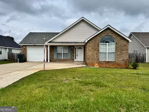 204 Falkirk Dr, Warner Robins, GA 31088