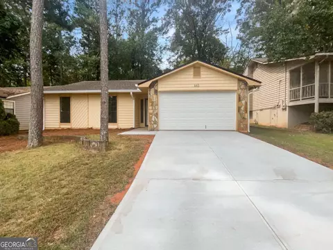 643 Woodsong Ln, Stone Mountain, GA 30087