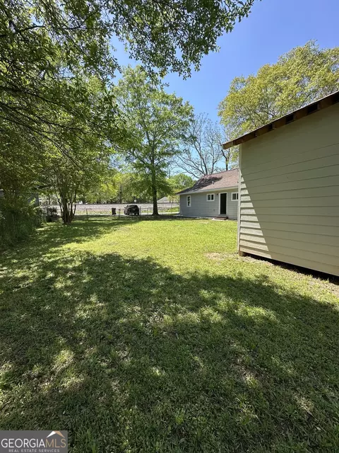 Exterior - 14 Weaver St, Jackson, GA 30233 photo 8 of 9