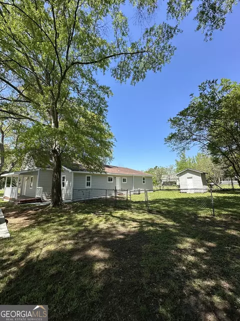Exterior - 14 Weaver St, Jackson, GA 30233 photo 4 of 9