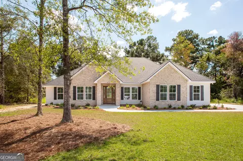 670 Saddle Cir, Waycross, GA 31503
