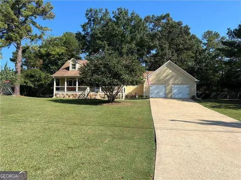 702 Calloway Dr, Rockmart, GA 30153