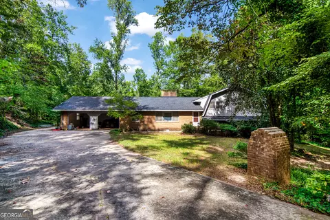2063 Canton Rd, Nelson, GA 30151