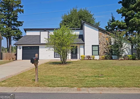 2024 Marshes Glenn Dr, Norcross, GA 30071