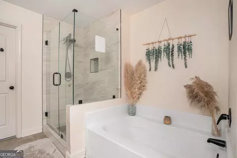 Bath - 95 Cherohala Ct, Covington, GA 30016 photo 2 of 3