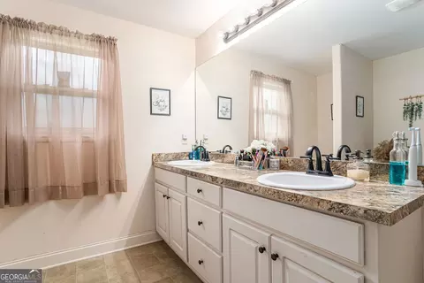 Bath - 95 Cherohala Ct, Covington, GA 30016 photo 1 of 3