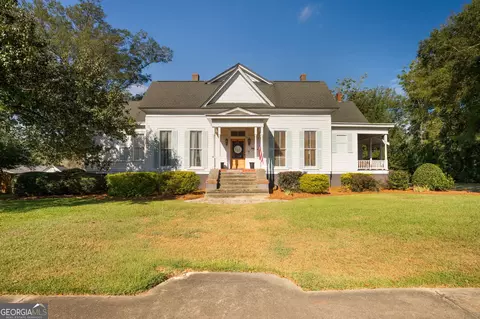 406 S Smith St, Sandersville, GA 31082
