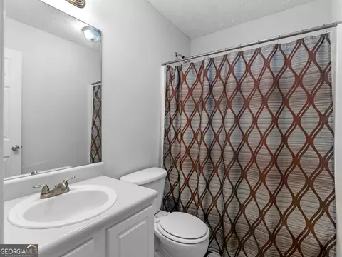 Bath - 1740 Graystone Dr, Hampton, GA 30228 photo 1 of 4