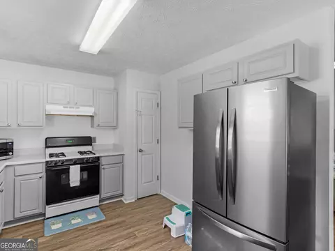 Kitchen - 1740 Graystone Dr, Hampton, GA 30228 photo 2 of 4