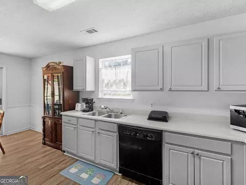 Kitchen - 1740 Graystone Dr, Hampton, GA 30228 photo 4 of 4
