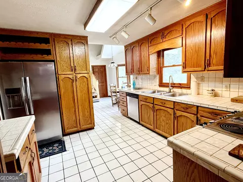 Kitchen - 291 Morgan Mill Rd, Brooks, GA 30205 photo 4 of 4