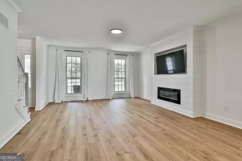 Living - 190 Gable Rd, Brooks, GA 30205 photo 5 of 6