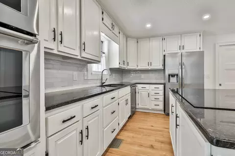 Kitchen - 190 Gable Rd, Brooks, GA 30205 photo 3 of 4