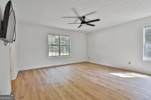 Living - 190 Gable Rd, Brooks, GA 30205 photo 6 of 6