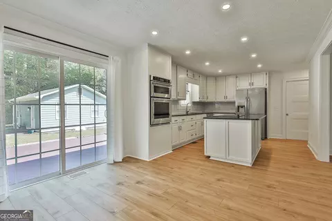 Kitchen - 190 Gable Rd, Brooks, GA 30205 photo 2 of 4