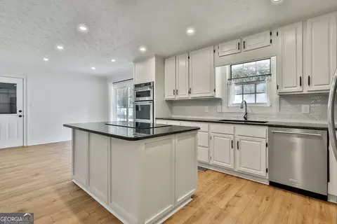 Kitchen - 190 Gable Rd, Brooks, GA 30205 photo 4 of 4
