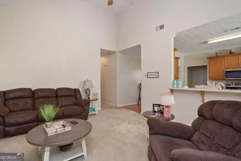 Living - 401 Nashua Dr, Lagrange, GA 30240 photo 1 of 1