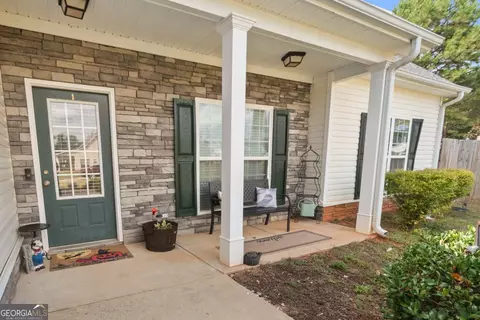 Exterior - 401 Nashua Dr, Lagrange, GA 30240 photo 3 of 8